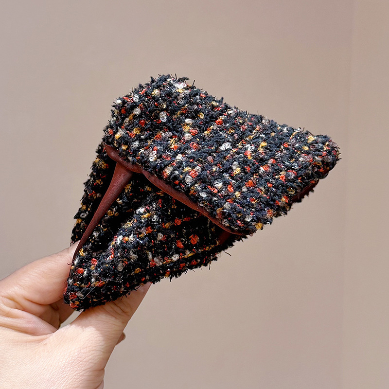 028 шерстяной треугольный захват-черный