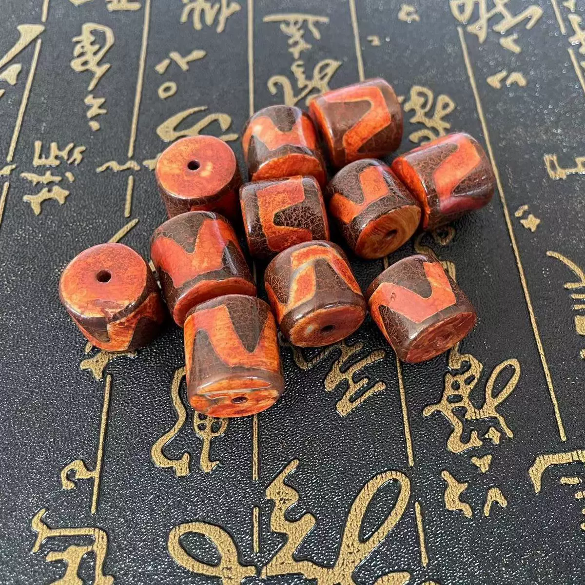 Оптовая Продажа с фабрики Тибетский дракон мяч Дракон масштаб узор открытый узор античный красный старый натуральный красный агат баррель бусины тигровый зуб бусины