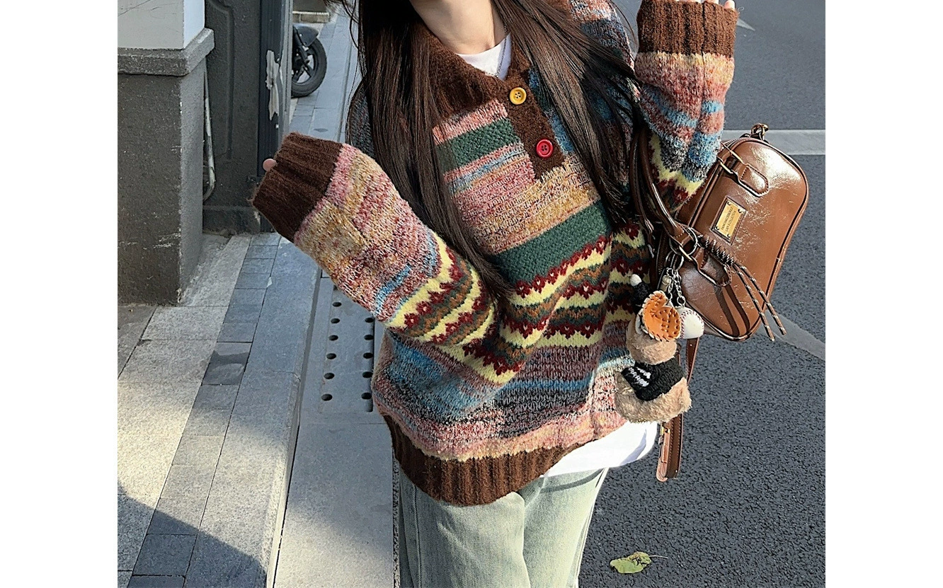 Художественная цветная пуговица с высоким воротником шерстяный свитер 2024 новый длинный рукав минус топ