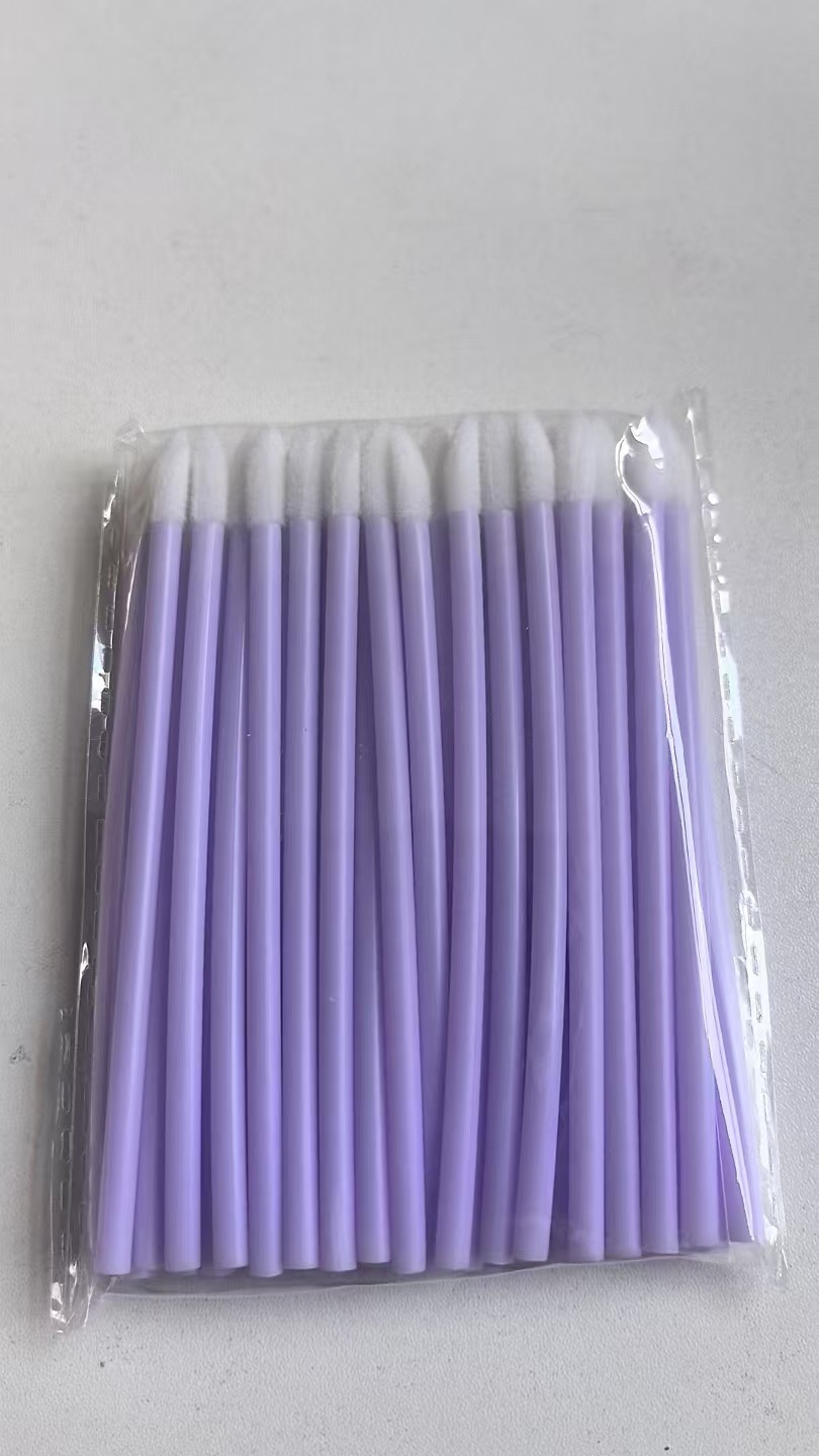 Pinceles flocados para labial 50 piezas de plástico y nylon con mango corto para maquillaje de labios image 18