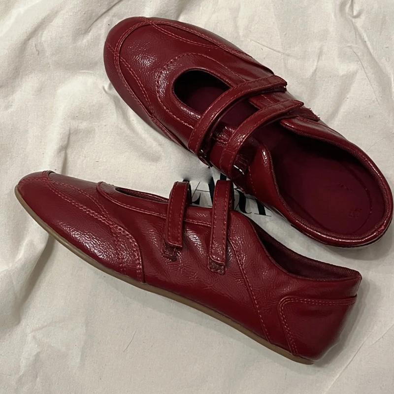 Ballet Flats for Women 2025 Spring New Round Toe Velcro Mary Jane Shoes Retro Vintage Style