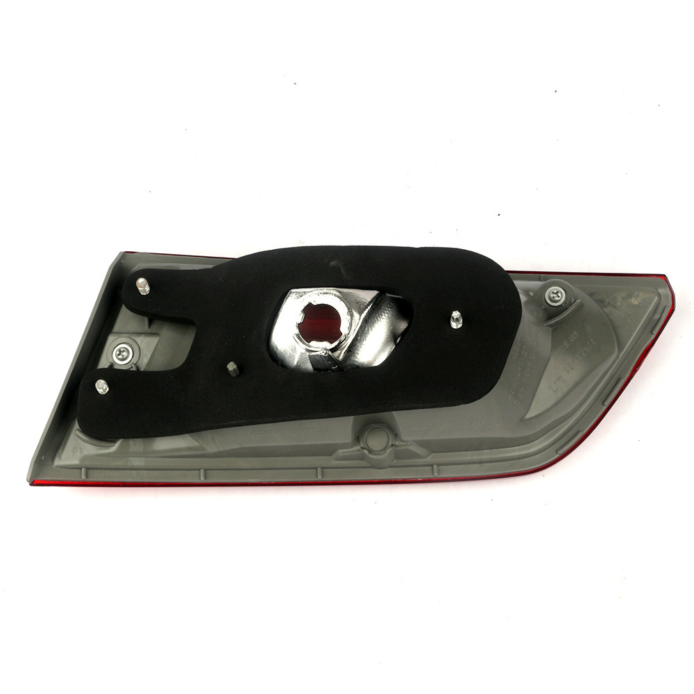 Aplicable a Toyota 12 / 13 / 14 Middle East Camry Interior Light End Half Assembly Reverse Light Case Tail Cover Light