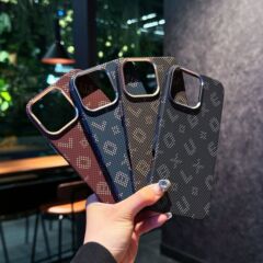 iPhone16pm 発光磁気電話ケースに適したカーボンファイバーパターン Apple 15 クリエイティブレターオールインクルーシブ電話ケース