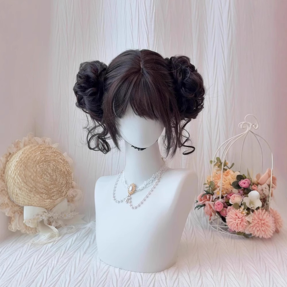 Koni Wig [Sweetheart Double Buns] Kort rett parykk for kvinner med avtakbare blomsterboller, Lolita-stil
