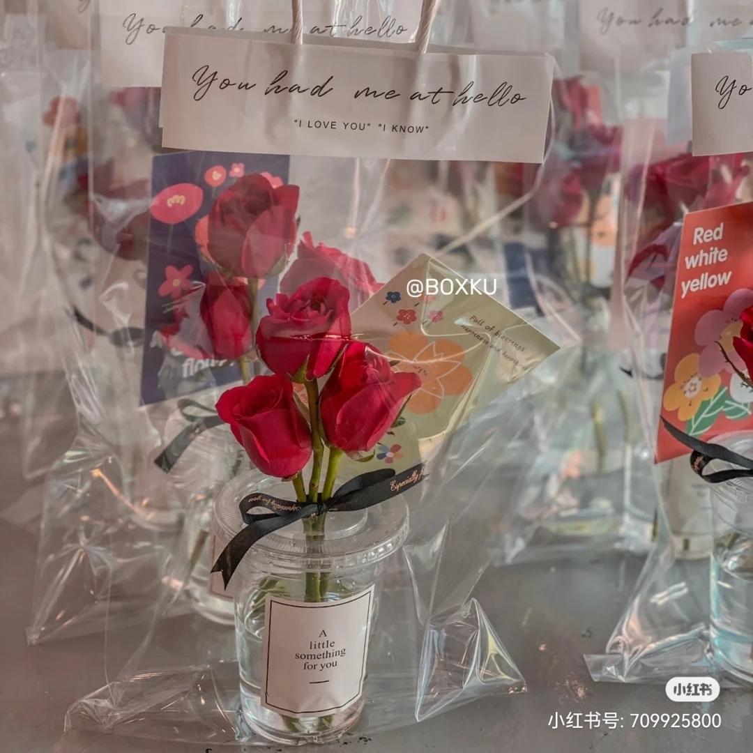 Taza de flores de paquete único Día del Maestro Festival Qixi bolsa de flores transparente portátil hecha a mano conjunto completo de bolsas de regalo de mercado nocturno