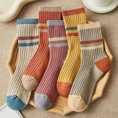 靴下の女性の白い中筒の新商品のネットの赤いタイプの運動の中筒の靴下の学生の靴下