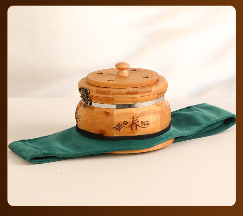 Wooden Moxa Box Portable Moxibustion Warmer for Home Body and Abdominal Heat Therapy with Moxa Stick Holder in use