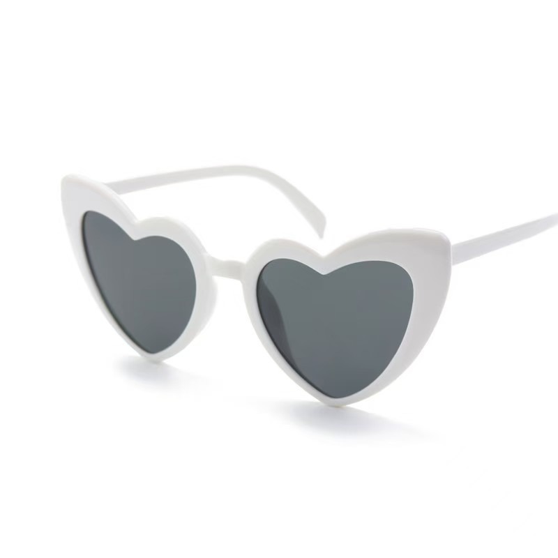 Gafas de sol para mujer de amor de forma especial de fiesta, nuevo modelo 2025 para Europa/América, estilo de moda viral que afina el rostro.