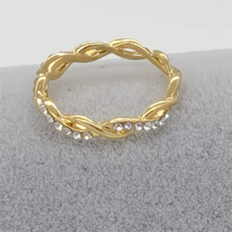 Designer Ring For Women Twisted Alloy Diamond Bridal Ring_voghion.com