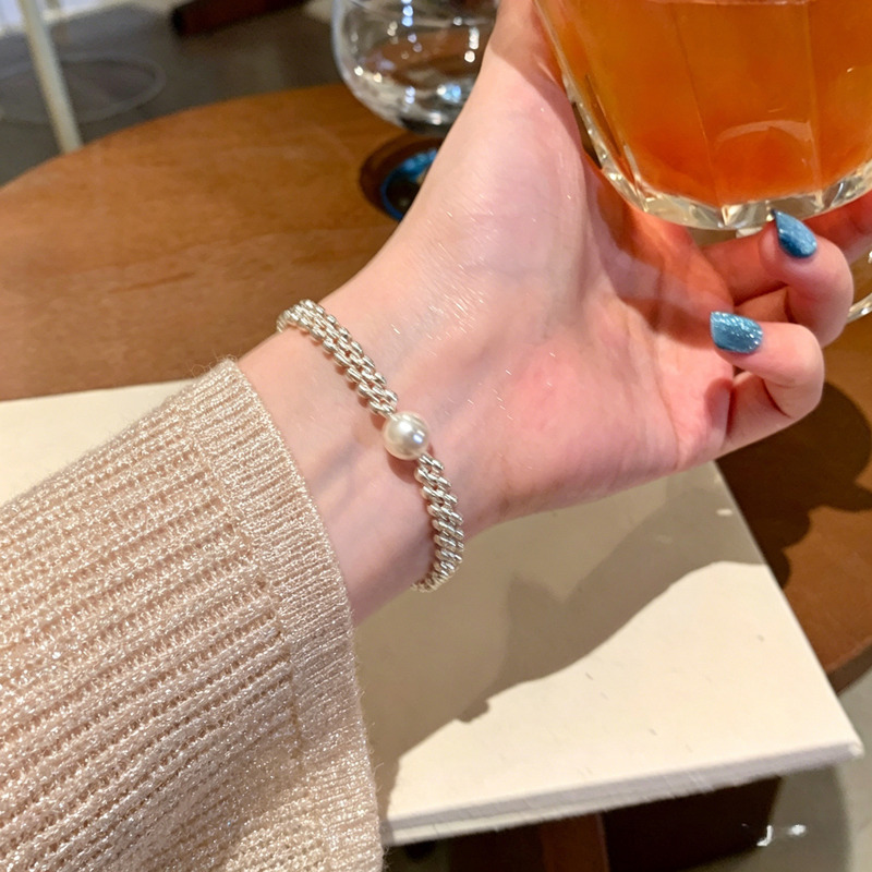 Autumn and Winter Silver Bead Woven Bracelet for Women, Light Luxury Niche Exquisite Beaded Jewelry, High Aesthetic Value for Students and Best Friends, High-End Autumn and Winter Silver Bead Woven Bracelet for Women, Light Luxury Niche Exquisite Beaded Jewelry, High Aesthetic Value for Students and Best Friends, High-End