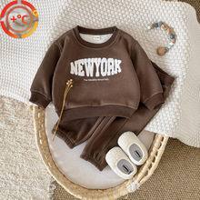 秋冬新款婴幼童加绒套装男宝圆领字母毛巾绣保暖运动卫衣两件套