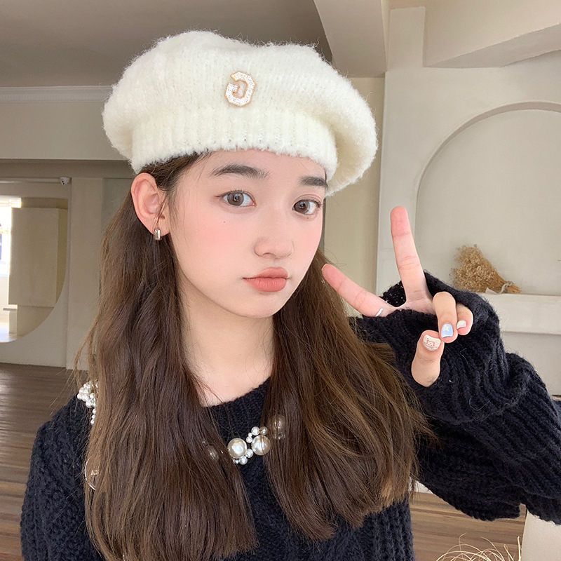 Neue japanische Plüsch-Malermütze, koreanische Version, modische und niedliche Strickmütze, Herbst und Winter, neue Damen-G-Label-warme Baskenmütze_voghion.com