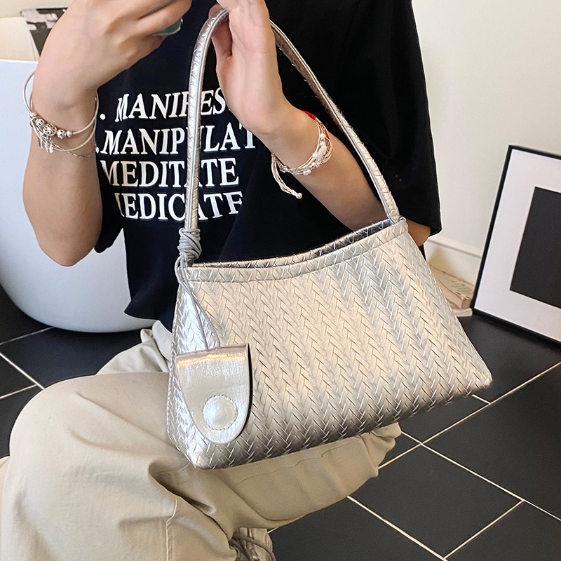 2025 New French Niche Elegant Women's Handbag Luxury Minimalist Shoulder Bag Underarm Baguette Bag - Thumbnail 3