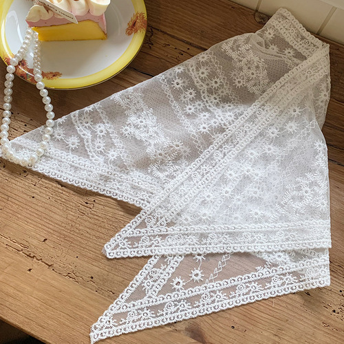 2024 Spring New French Retro White Lace Floral Head Scarf for Women Head Covering Triangle Scarf Beach Silk Scarf Fashion Band