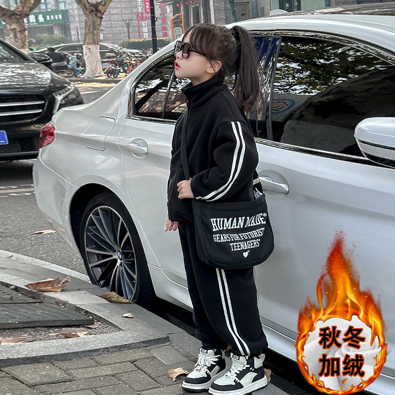 Traje deportivo para niñas más ropa de invierno para niños de terciopelo 2024 nuevo traje de béisbol grueso chaqueta pantalones casual de dos piezas