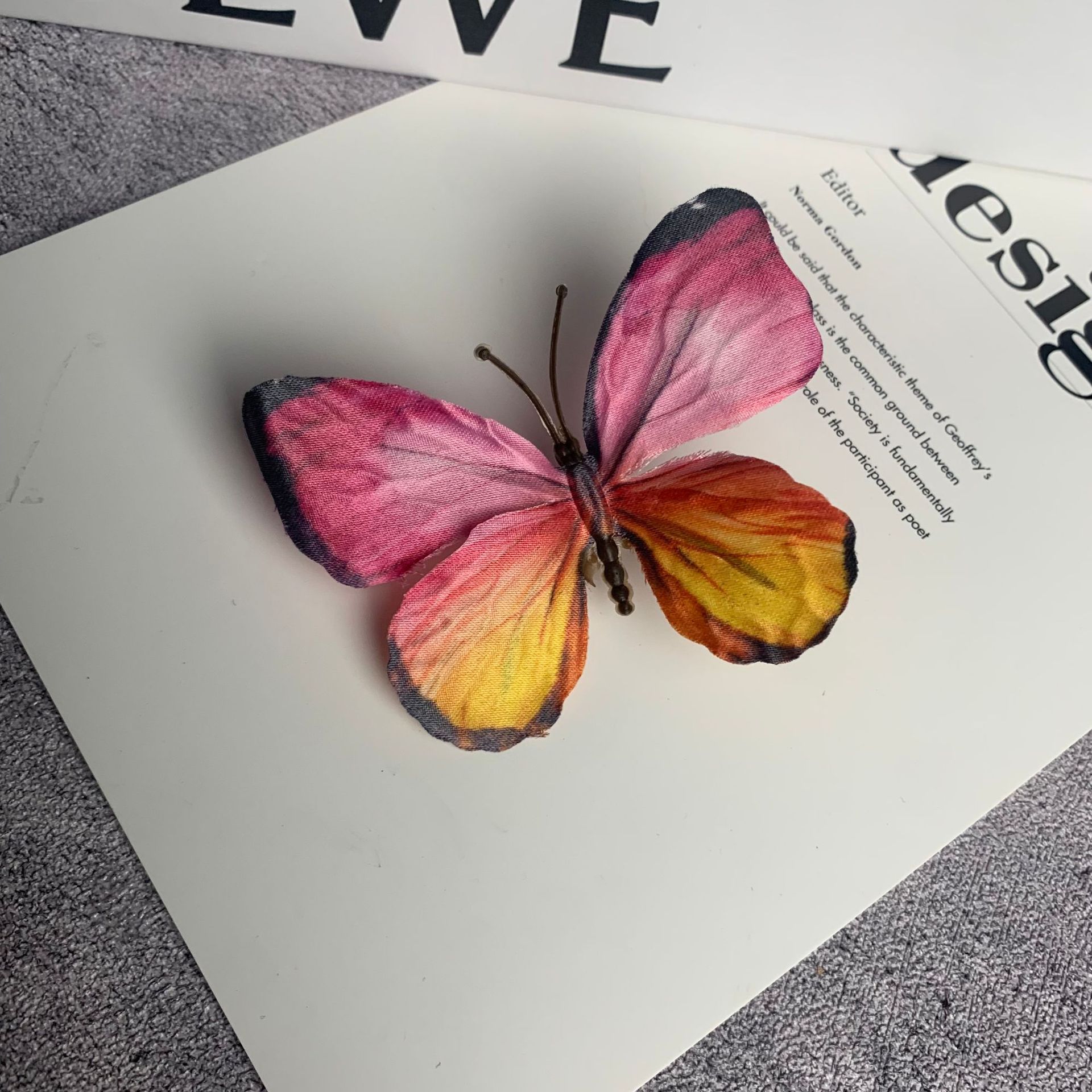 분홍색과 노란색