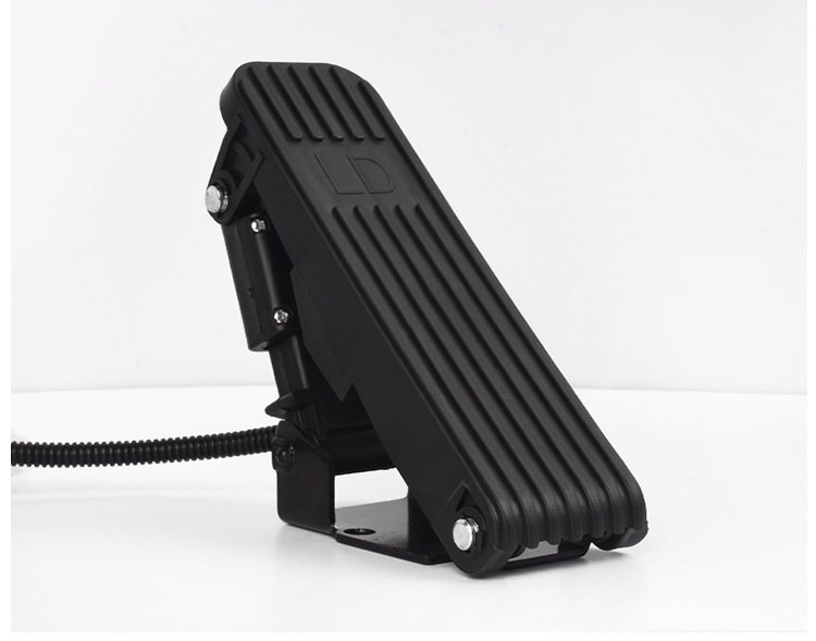 Tourist electric vehicle accelerator pedal, three-wheeler and four-wheeler modified carpet-type universal electronic control pedal accessories