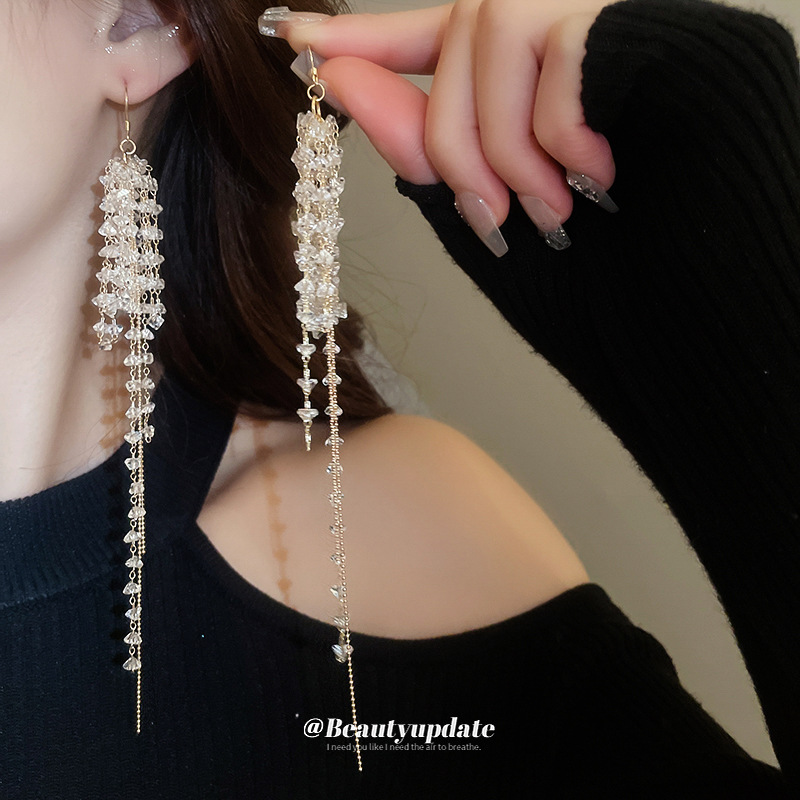 Pendientes de borla de cuentas de vidrio de súper hadas Pendientes de personalidad de temperamento de moda Pendientes de diseño exagerado de nicho Sentido de lujo ligero