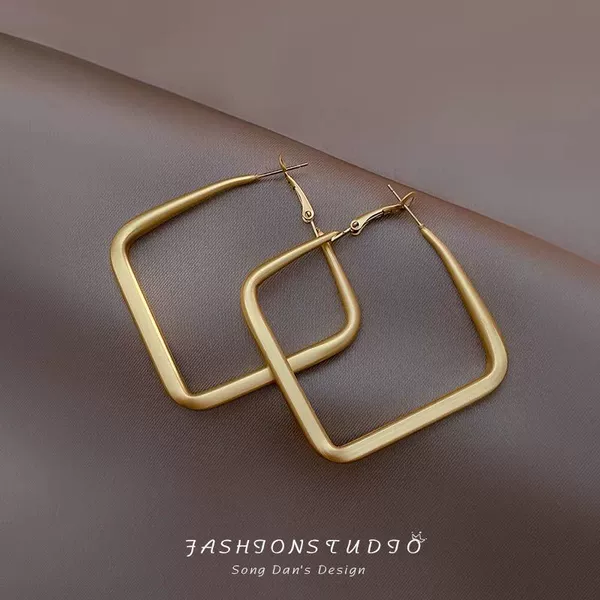 Golden square earrings