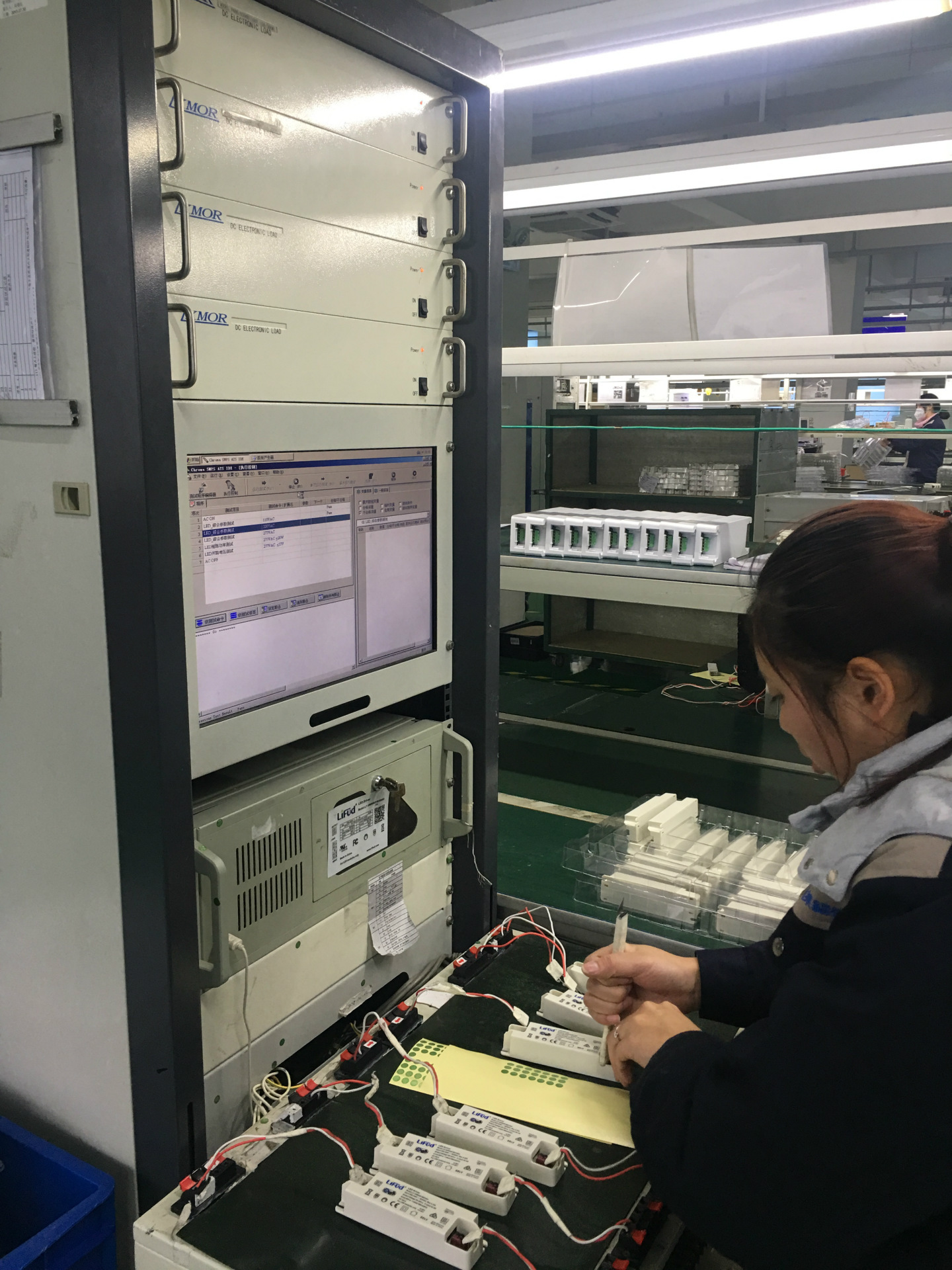 16 LED电源自动化测试系统3