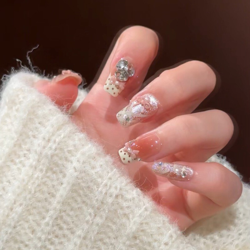 Wearable Nail Patches, Finished Nail Pieces, Wholesale from Manufacturer, Medium and Long Nail Patches, 2026 Autumn and Winter New Fake Nails