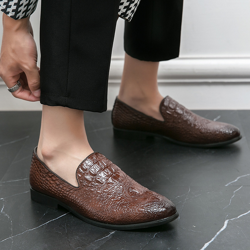 2024 comercio exterior zapatos de cuero de hombre de gran tamaño con estampado de cocodrilo estilo británico puntiagudo joven tendencia zapatos de cuero para hombres image 5