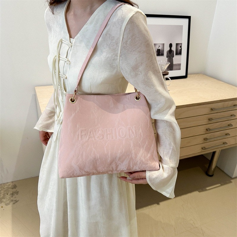 Bolsa plegable de gran capacidad para mujeres 2024 nuevo bolso de verano popular bolsa de viaje de hombro