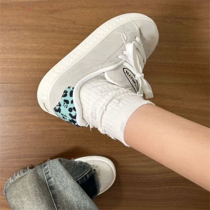2025 primavera nuevos zapatos deportivos zapatos blancos casuales suela suave transpirable de corte bajo ins zapatos de mujer de diseño original de moda