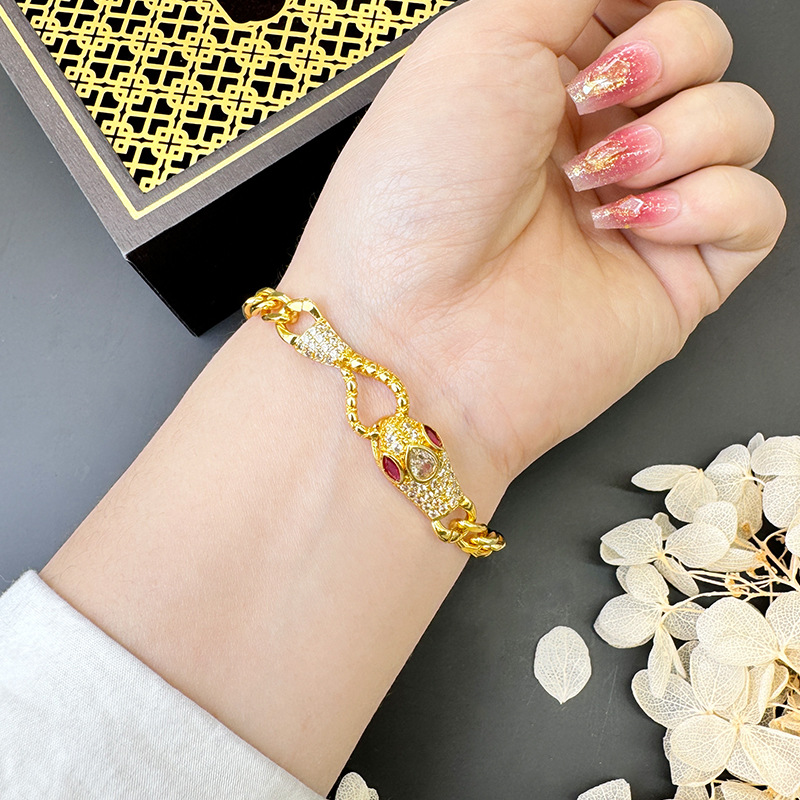 Brazalete de oro de arena de Vietnam cabeza de serpiente micro-incrustado retro zodiaco Yiwu acessorios chapados en oro fábrica directa joyas al por mayor