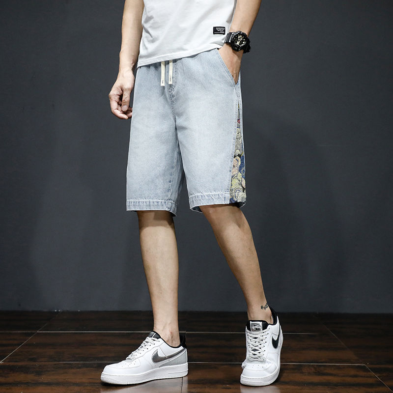 Pantalones cortos de vaqueros para hombres de verano delgados bordados pantalones de cinco puntos de moda herramientas de moda pantalones casuales de cinco puntos