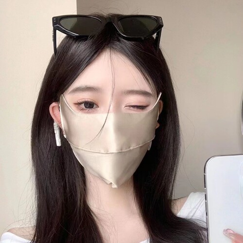 Double-layer adjustable ear strap silk sunscreen hidden opening breathable mulberry silk 3D face mask