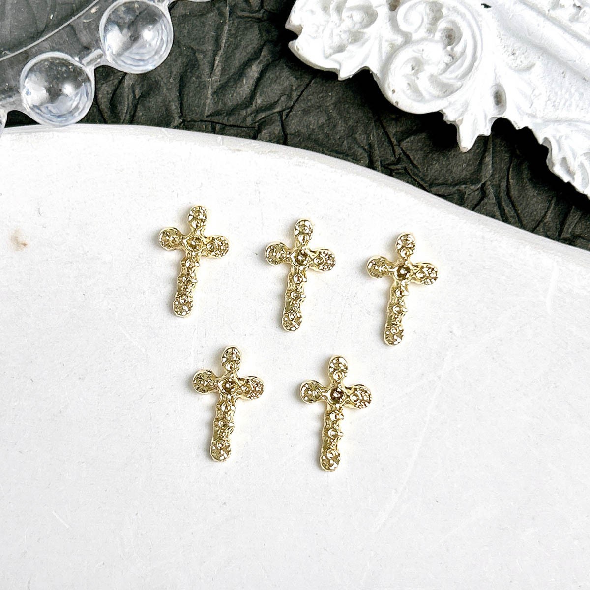 Ventas transfronterizas de joyas de manicuría cruces oro y plata super brillante diamante completo retro punk cruces joyas accesorios diy