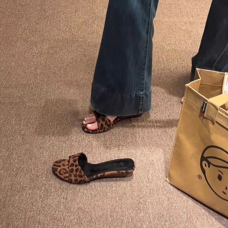 2026 Summer New Leopard Print Wedge Slippers for Women, Versatile French-Style High-Heeled Sandals
