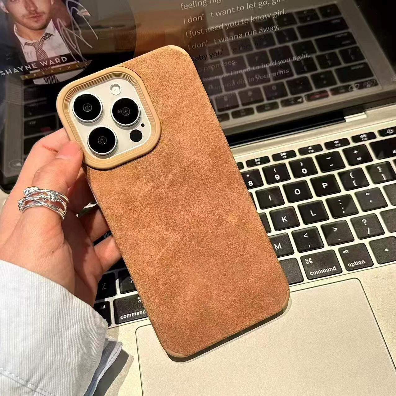 Чехол для телефона (Apple) совместимый с сериями iPhone 11–16, текстура замши ретро карамель, тонкая защитная