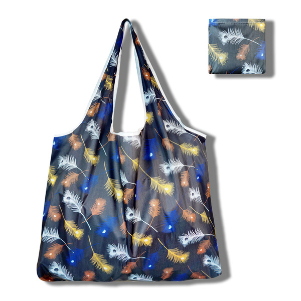 Capacious folding shopping bag