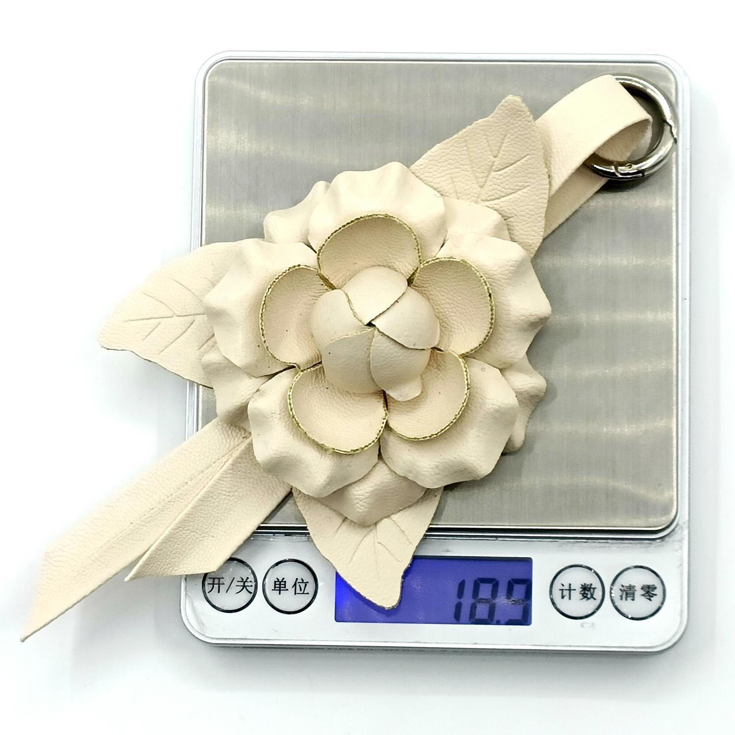 KC250303-8.5x17.5五瓣皮花钥匙扣-IMG20