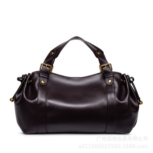 H�羳���QŮ����ʿ�D����ɫ���s������ϰ�ͨ�ڰ��μ�����ܛ�|