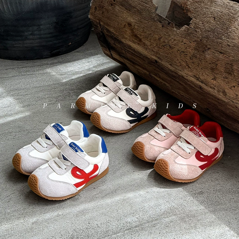 Функционарная ходовая обувь для девочек весной и летом новая женская мягкая подошва лоскутная повседневная спортивная обувь