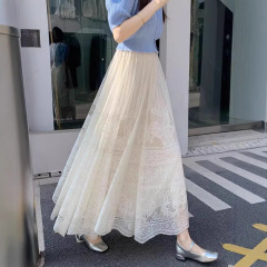 白いレースの半身のスカートの女性2025新型の春と夏の気質の長いタイプのハイエンドの蓬蓬のネットのスカートのa字の傘のスカート