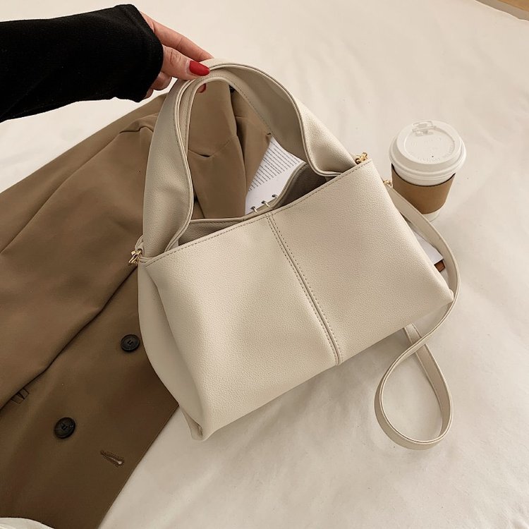 Cross-border 2021 Winter new retro simple soft Pu shoulder bag niche popular Net red tote bag messenger bag