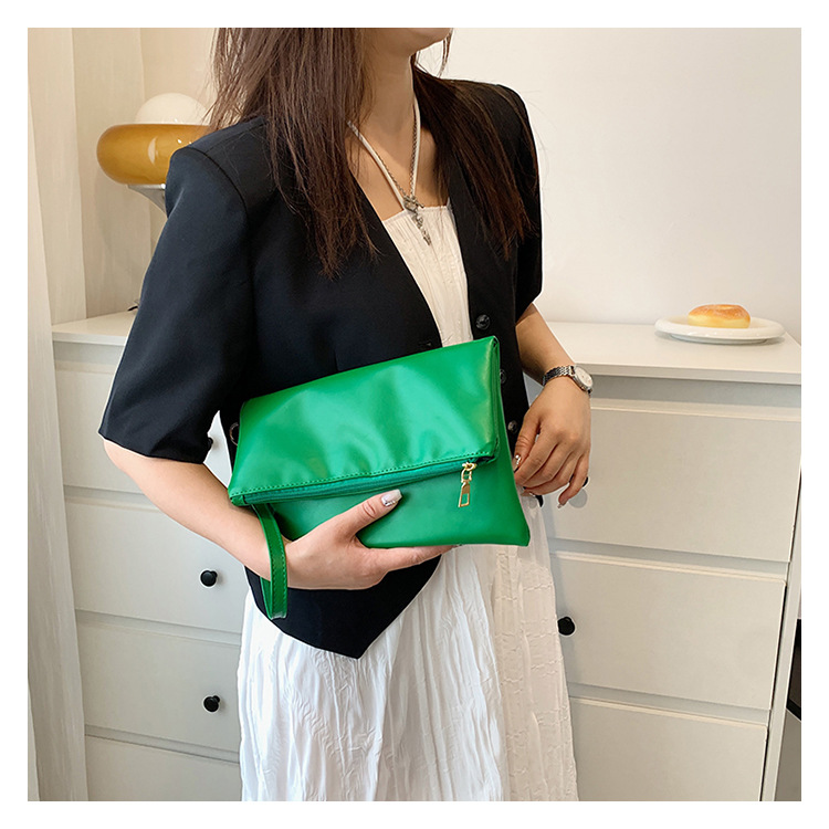 Women's Small All Seasons Pu Leather Solid Color Fashion Square Magnetic Buckle Clutch Bag display picture 13