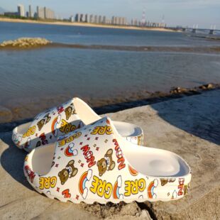 New Style Coconut Couple Graffiti Casual Summer Sandals and Slippers, the Same Outdoor Soft-Soled Slippers Can Be Ordered by Outdoor