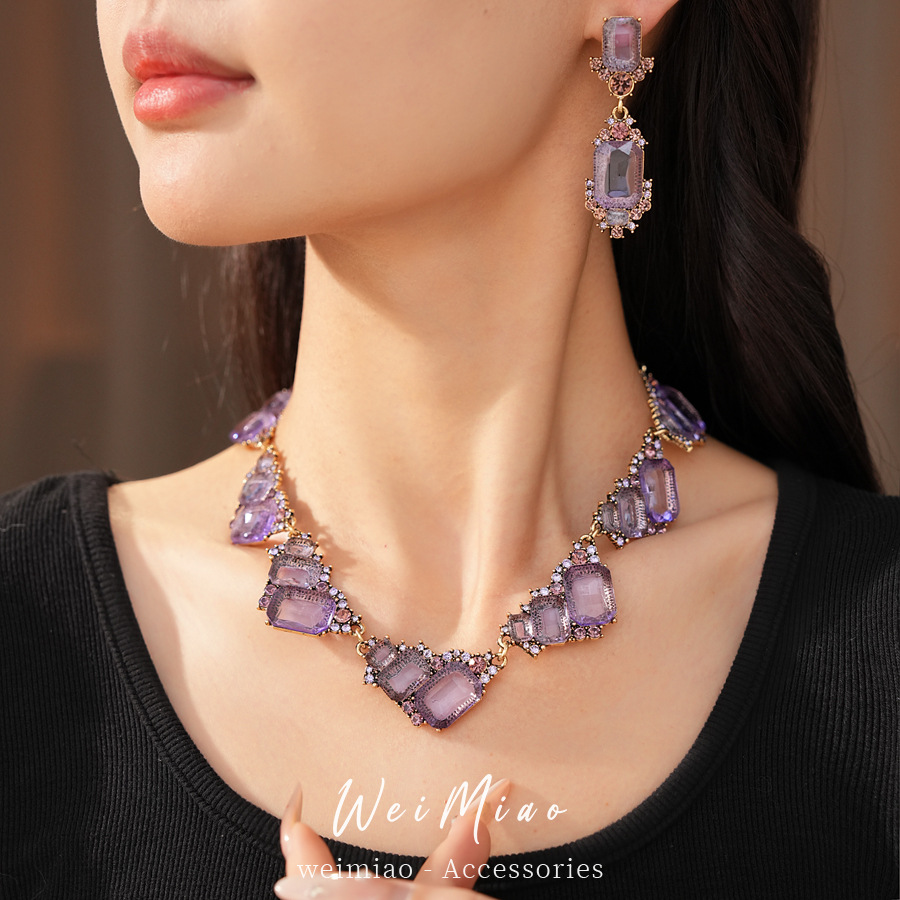 Diamante púrpura collar cuadrado irregular de geometría ligero lujo nicho de alta sensación cadena de clavícula retro conjunto de joyas