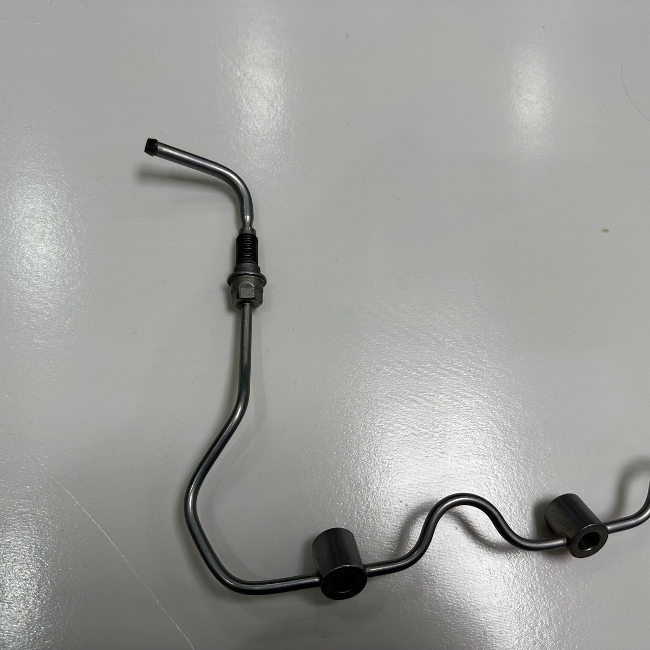Car Fuel Return Pipe Is Suitable for D40 16671Eb30A 2.5 Yd25 High Pressure Oil Return Pipe