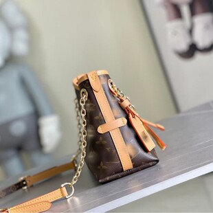 �ϻ�carry all bb ����朗l��Ҹ�°�б����������Y�а��b�H��