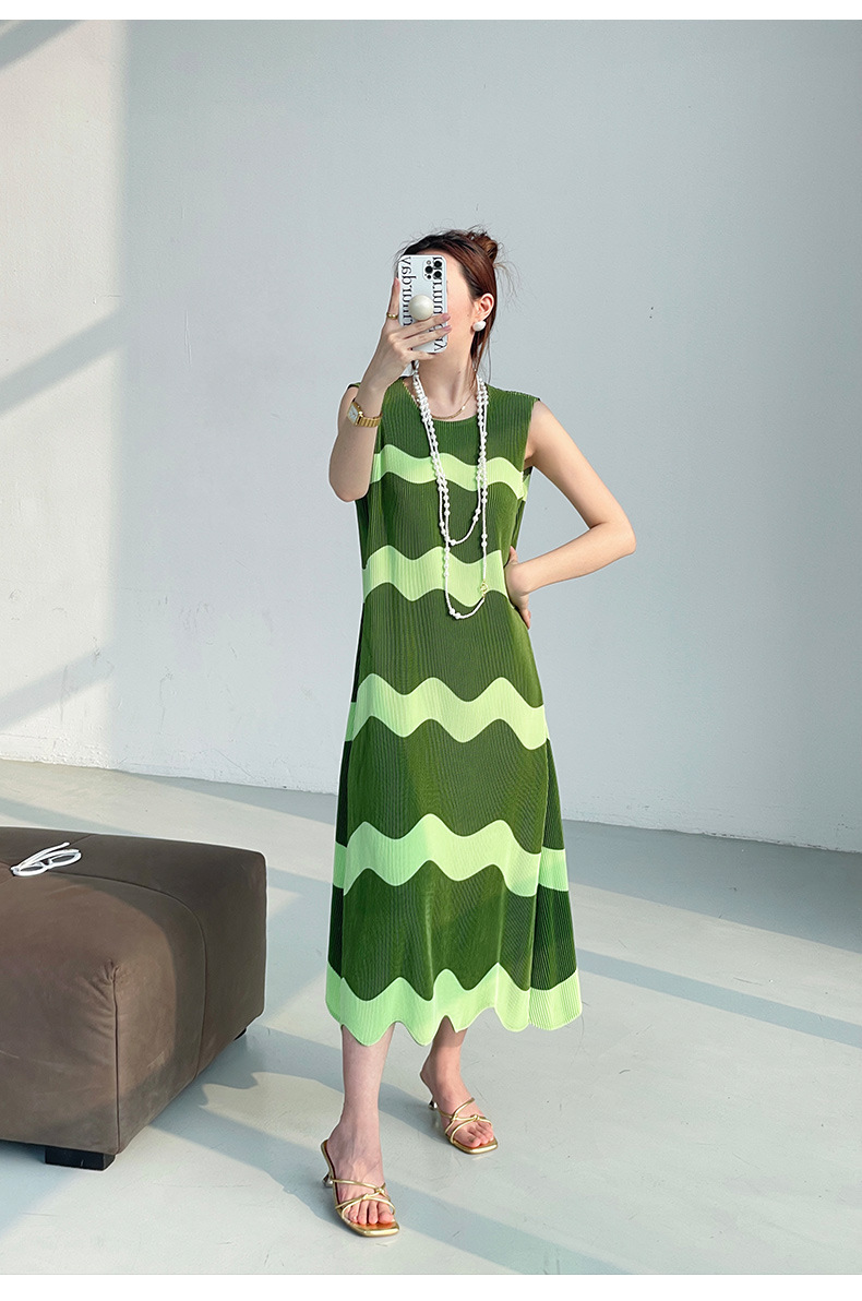 Đầm maxi nữ xếp ly dáng ôm, không tay, họa tiết sọc — Màu đen chi tiết 20