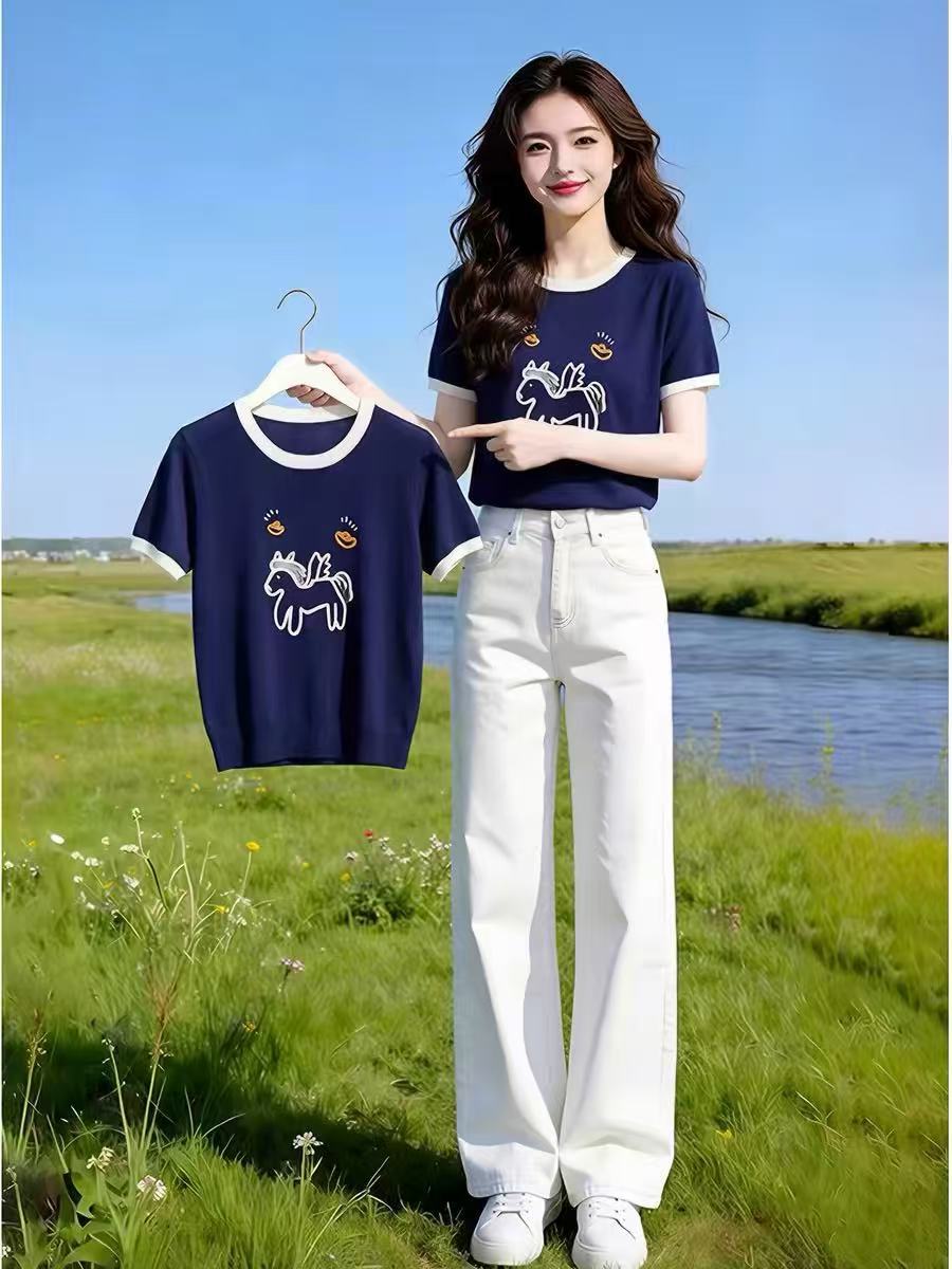Áo thun nữ cổ tròn thêu ngựa con tay ngắn phong cách Hàn Quốc — Xanh navy