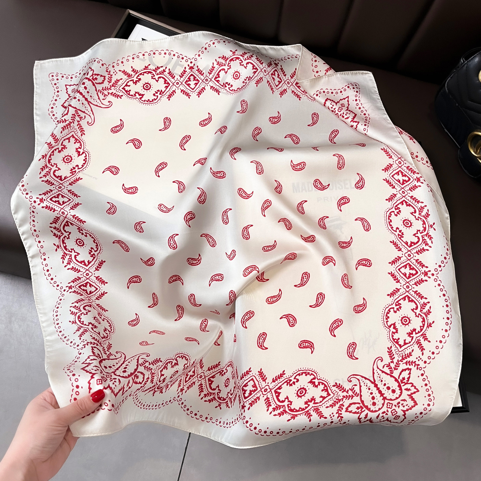 2023 été fleur de cajou polyvalent 70 petit carré écharpe Imitation soie femmes enfants jour cadeau décoration écharpe_voghion.com