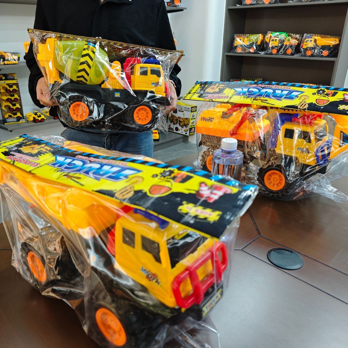 2024 children's toy city simulation inertia sliding engineering vehicle model drop-resistant night market stall gift wholesale