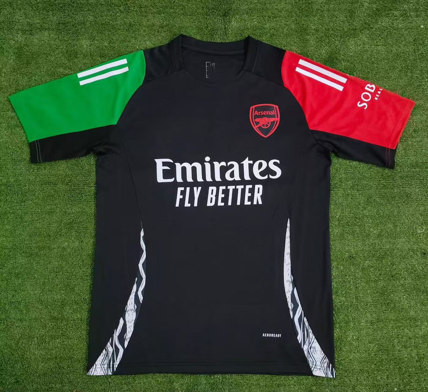 Una generación de uniformes de fútbol, nuevos uniformes de entrenamiento, camisetas, Italia AC, Barcelona, Real Madrid, Brasil, Japón, Ajax